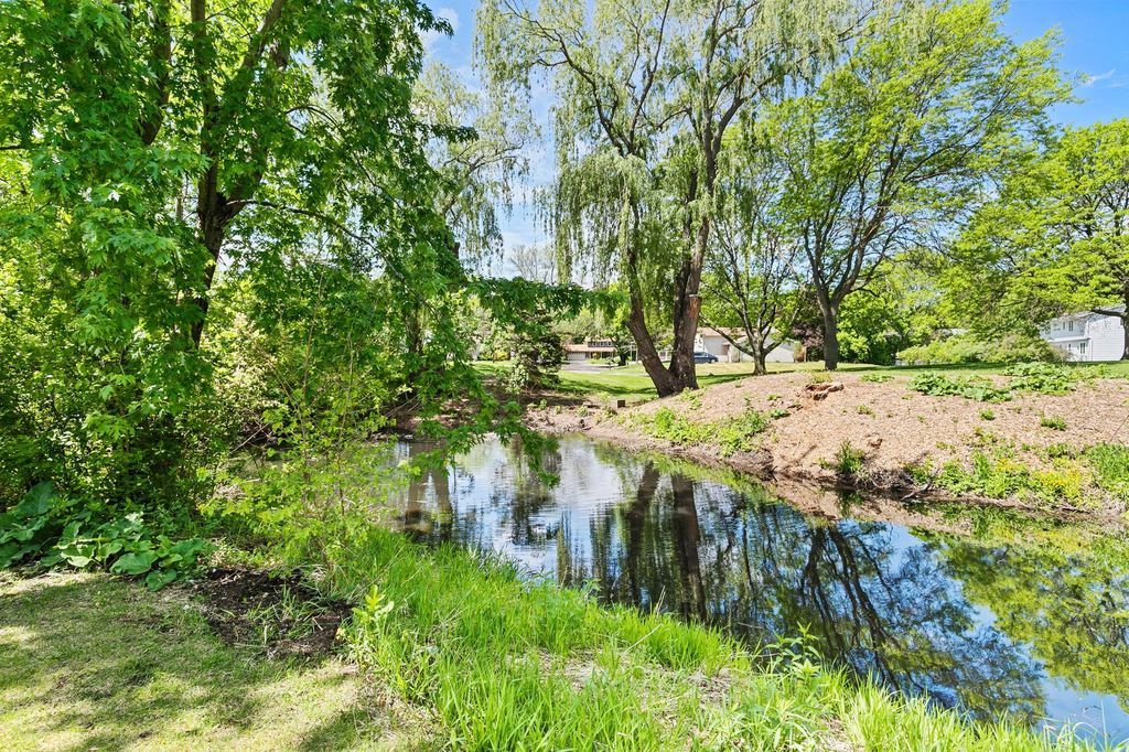 Photo of 9731 Dorset Lane, Eden Prairie, MN 55347 (MLS # 7078166)