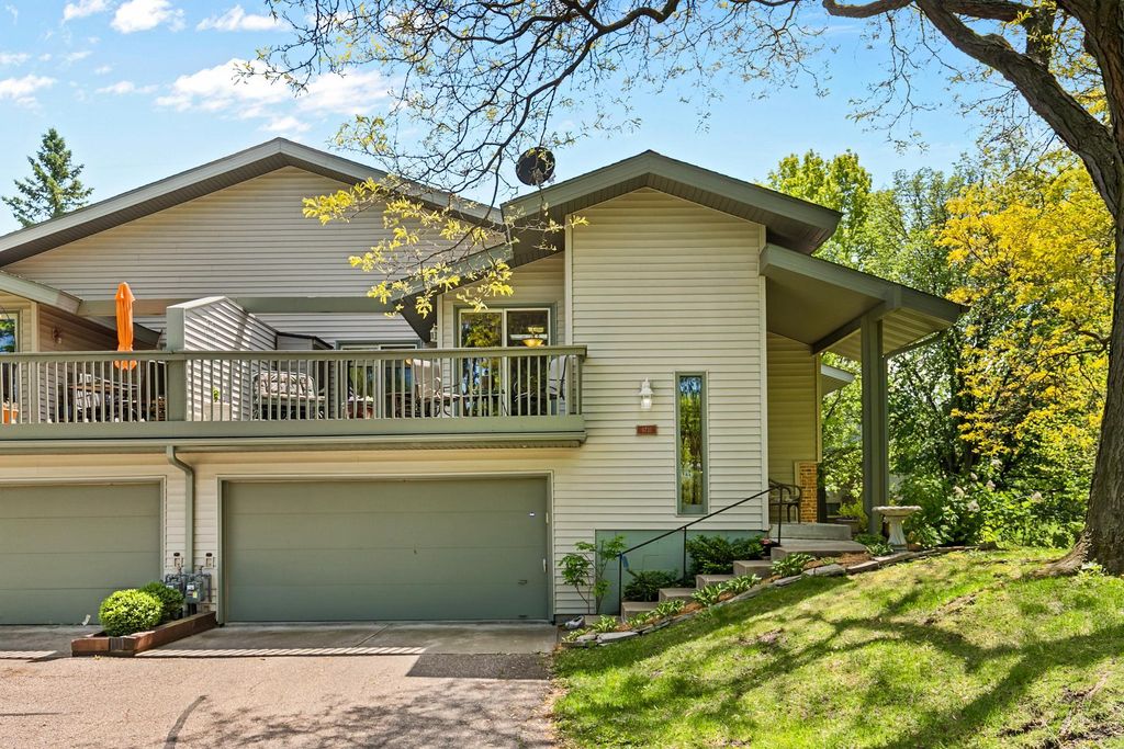 Photo of 9731 Dorset Lane, Eden Prairie, MN 55347 (MLS # 7078166)