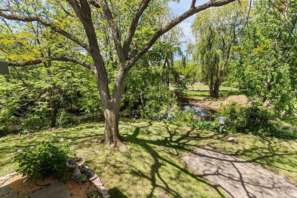 Photo of 9731 Dorset Lane, Eden Prairie, MN 55347 (MLS # 7078166)