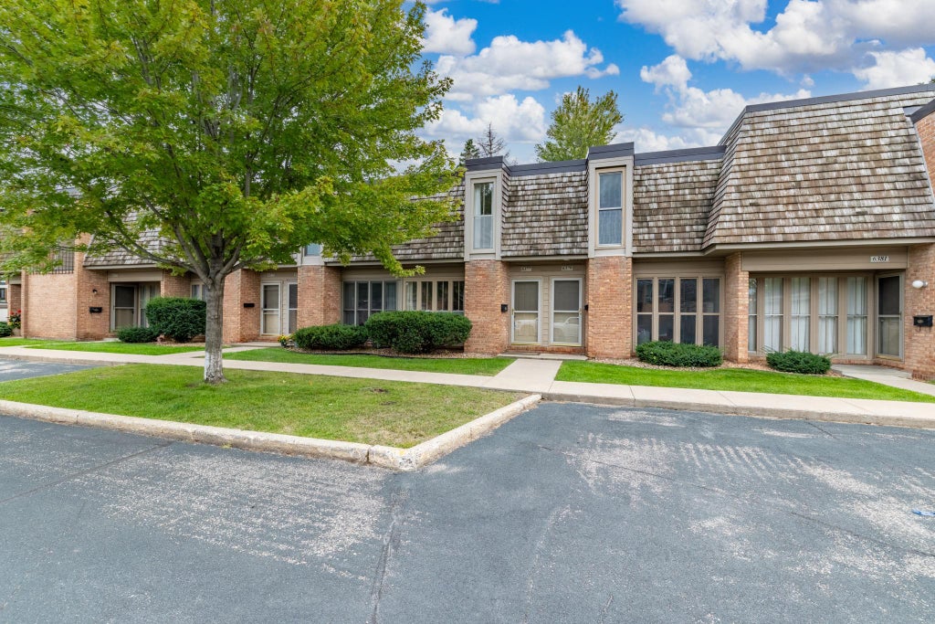 Photo of 6377 Barrie Road, Edina, MN 55435 (MLS # 7146754)