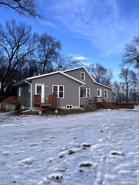 21510 430th Avenue Morris MN 56267