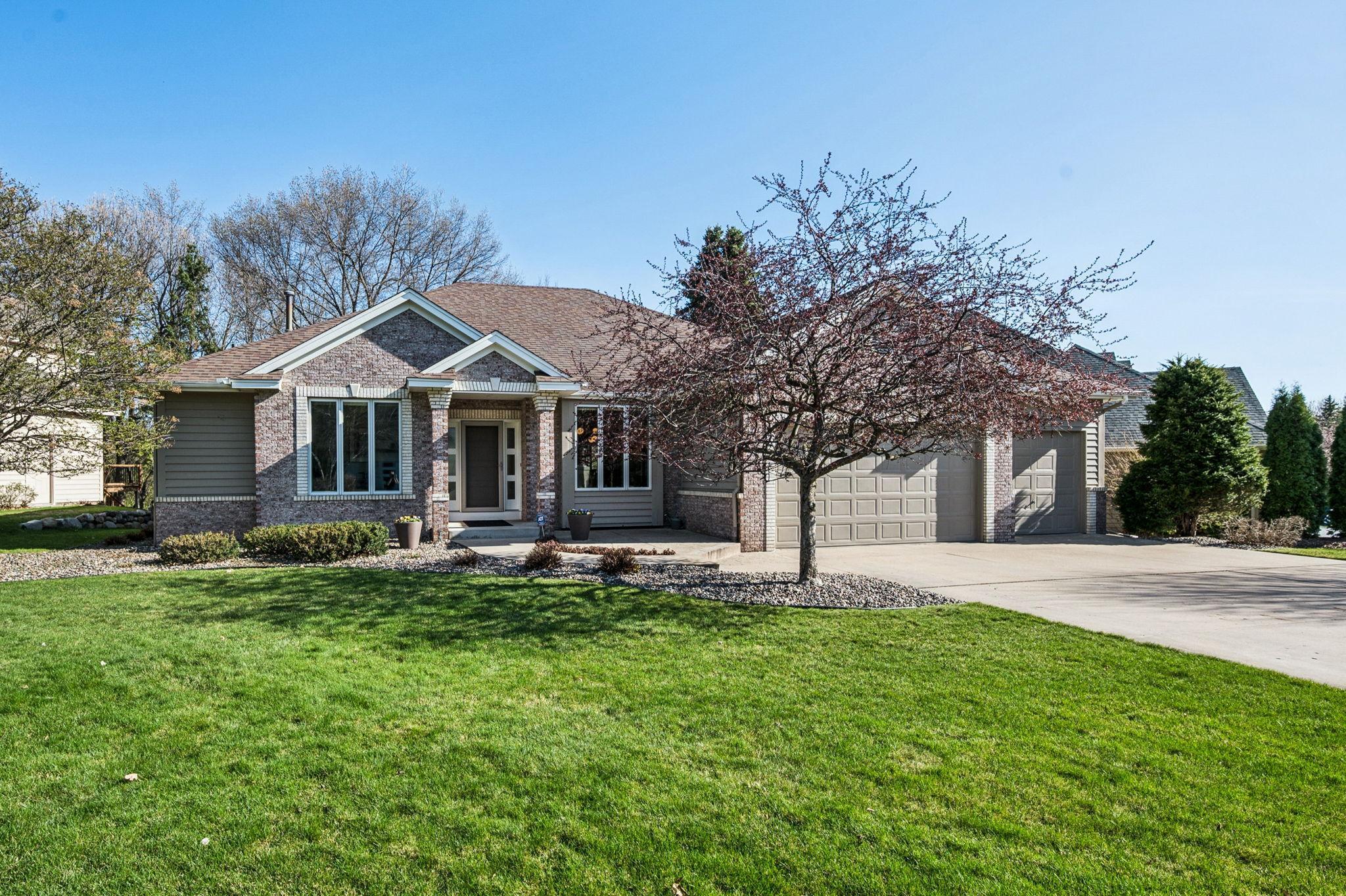 3555 Woodland Trail