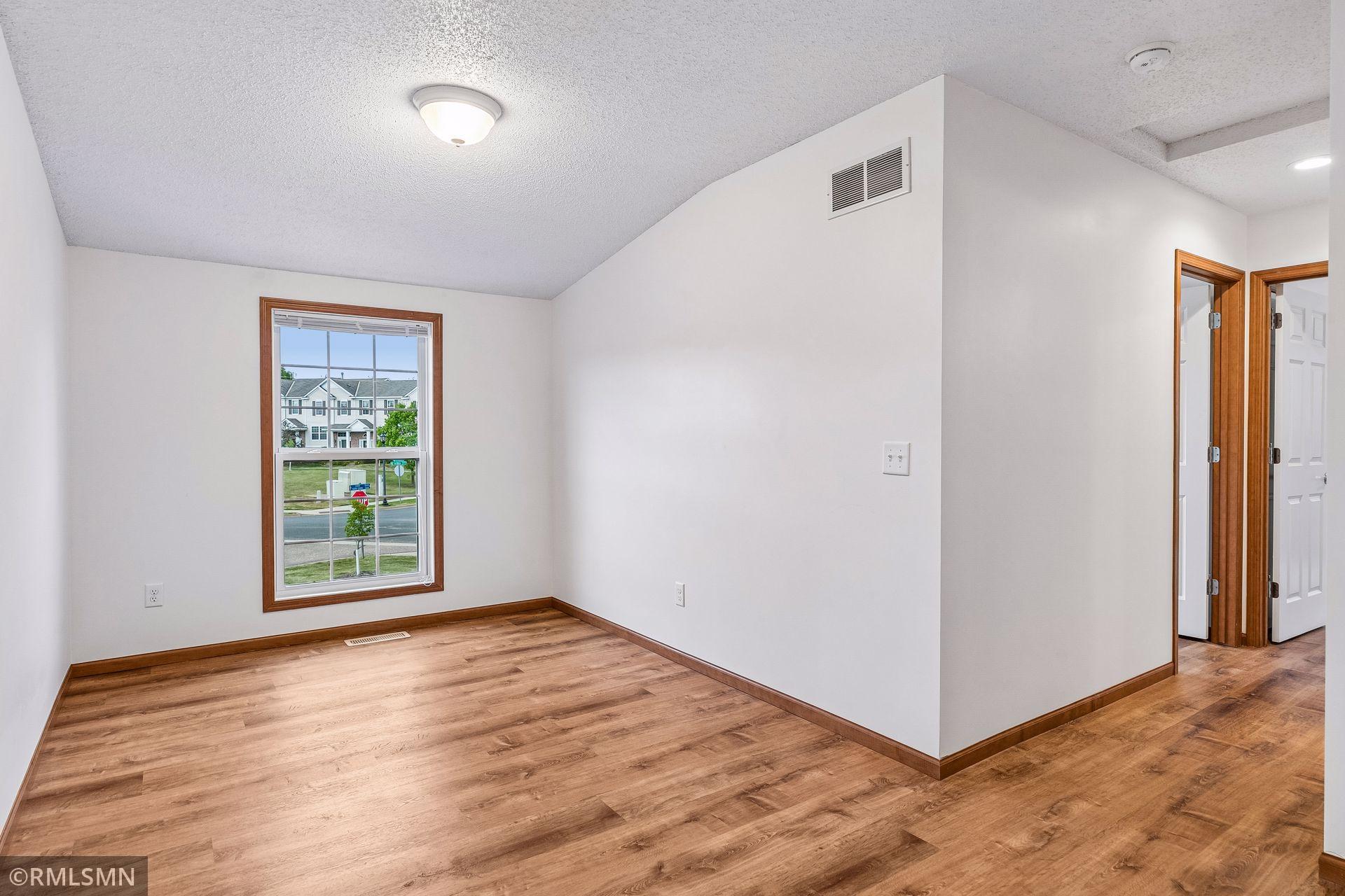 5149 149th Street N 4