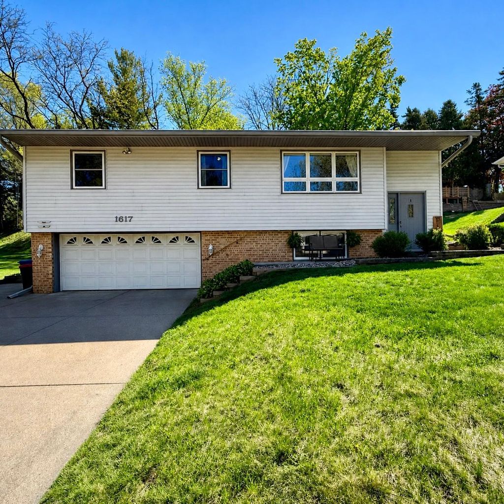 Photo of 1617 Woodland Drive, Red Wing, MN 55066 (MLS # 7071352)