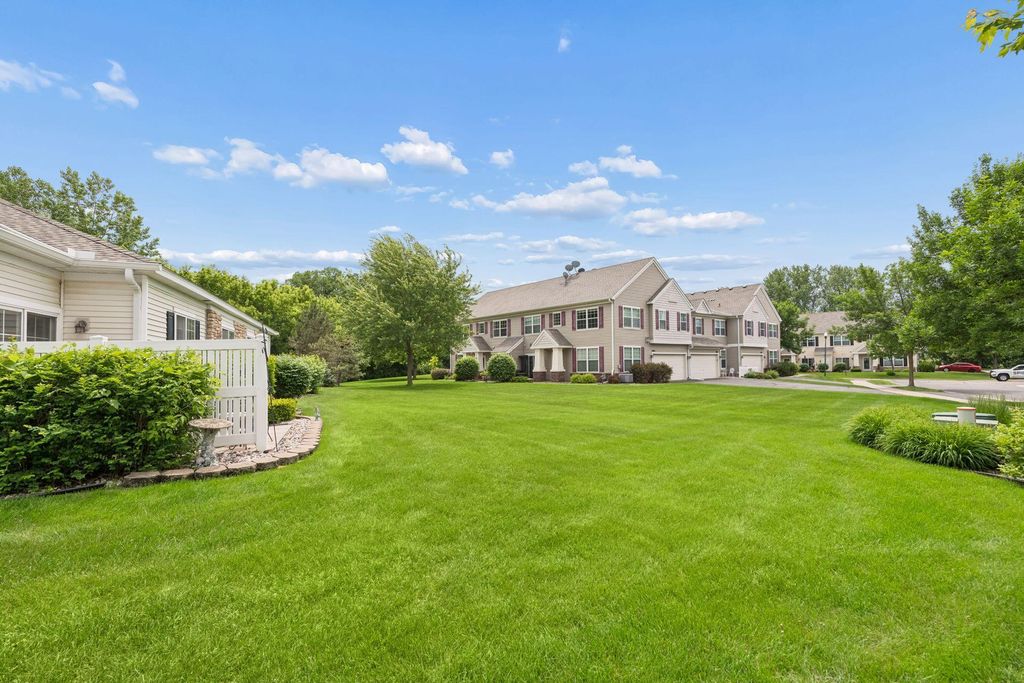 Photo of 2013 Stahlke Way, Chaska, MN 55318 (MLS # 7091399)