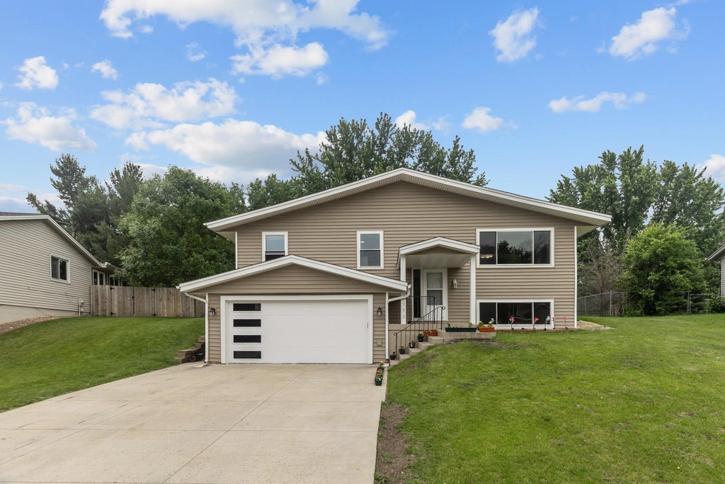 Photo of 4990 148th Path W, Apple Valley, MN 55124 (MLS # 7116143)