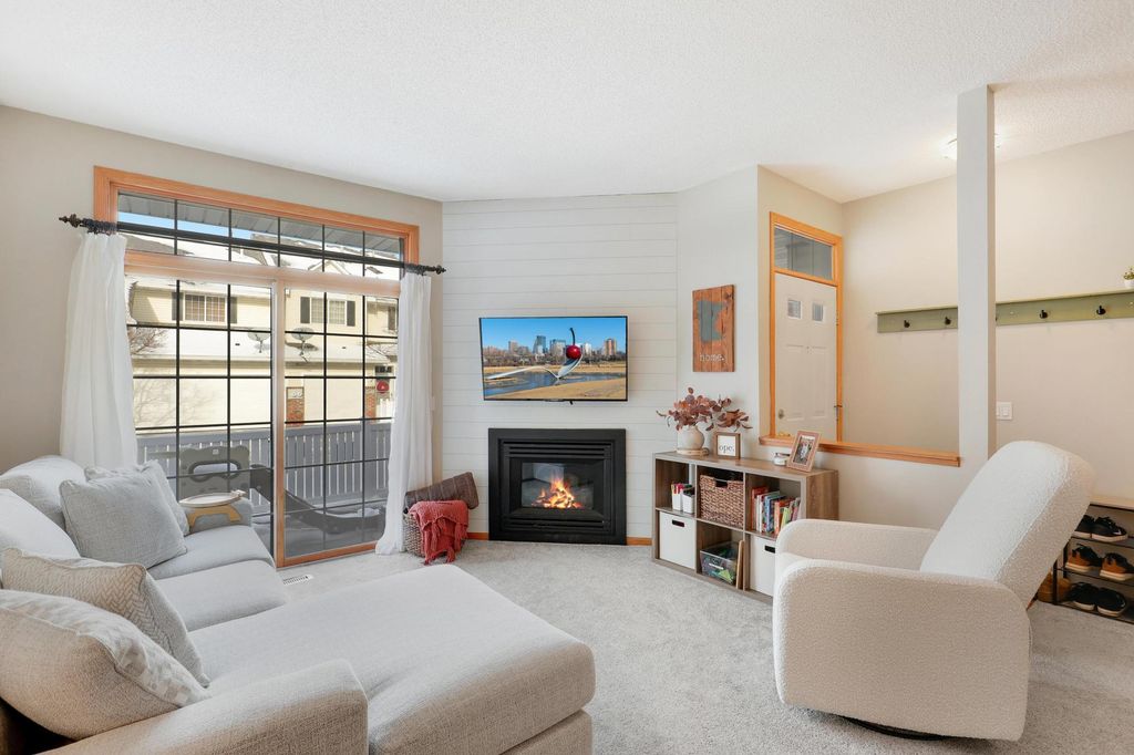 Photo of 2706 Mallard Drive, Woodbury, MN 55125 (MLS # 7021801)