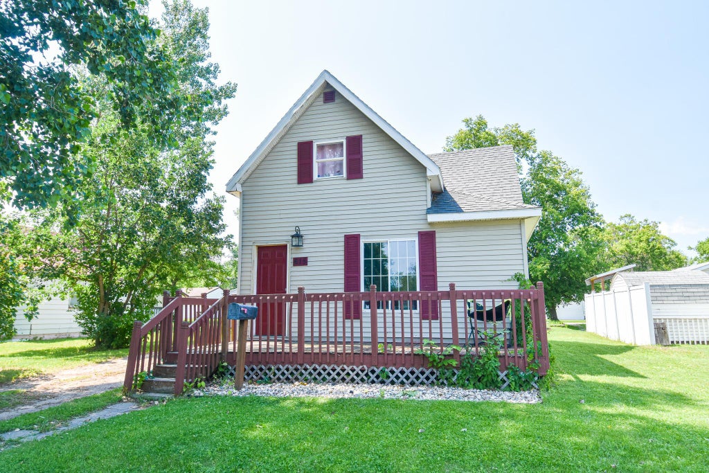 Photo of 615 Markley Avenue S, Thief River Falls, MN 56701 (MLS # 7102122)