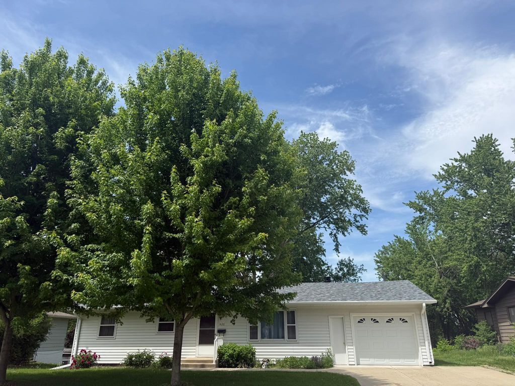 Photo of 1420 Highland Place, Faribault, MN 55021 (MLS # 7083400)