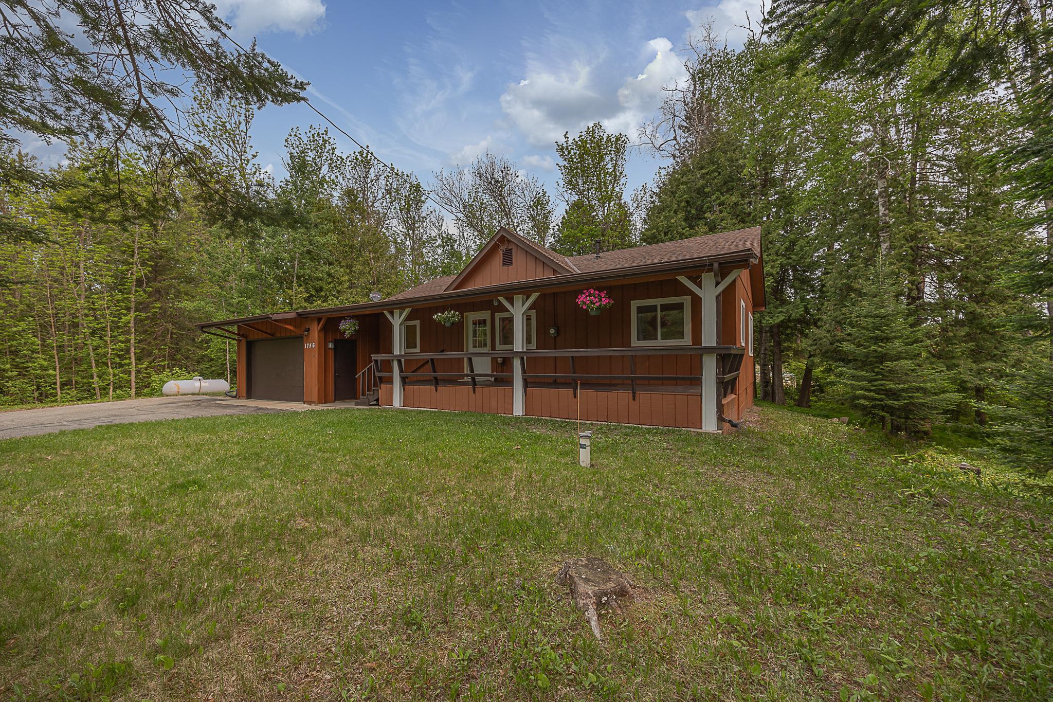 1756 County Road 7 NE