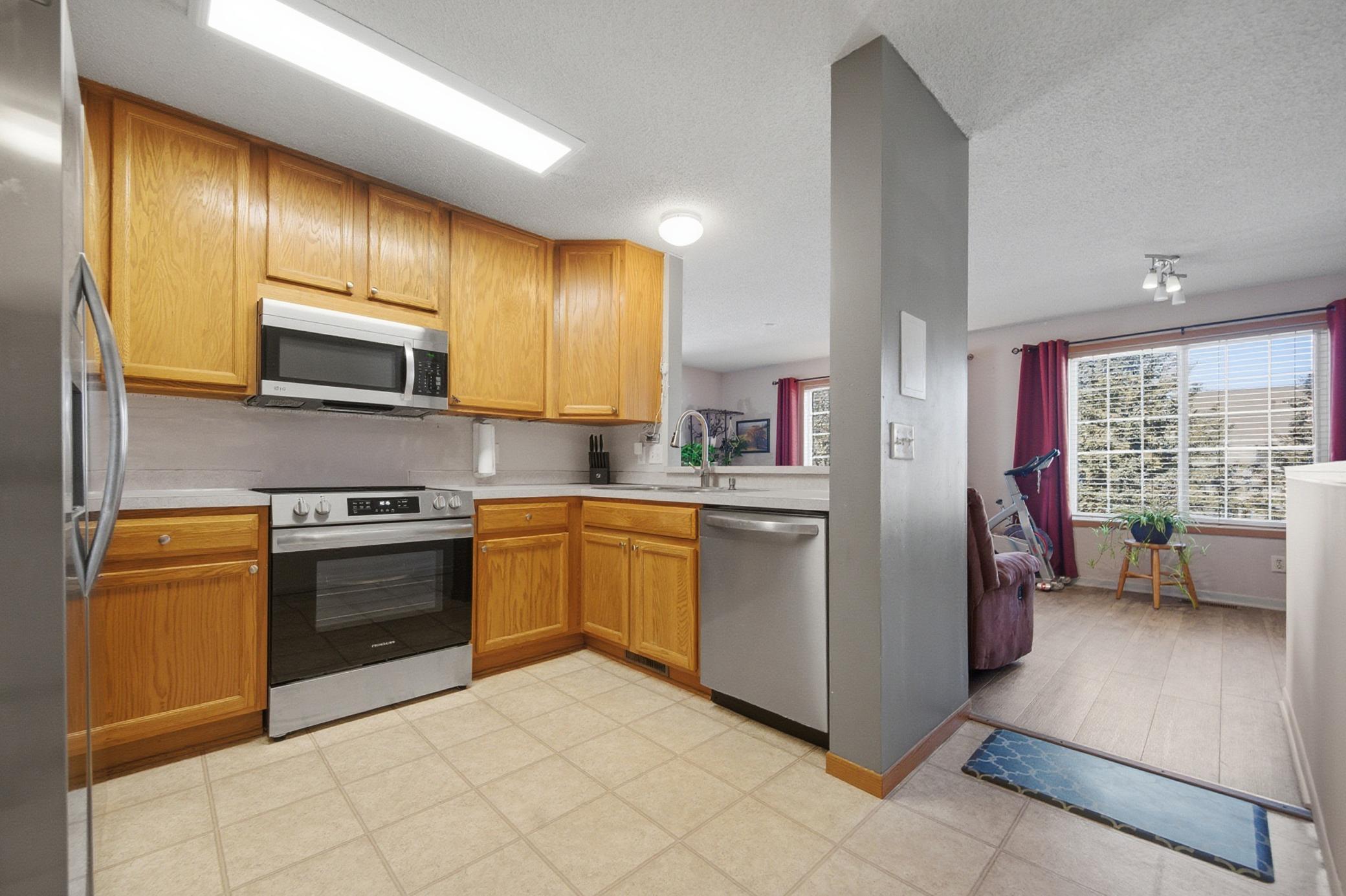 15517 Flight Way 212