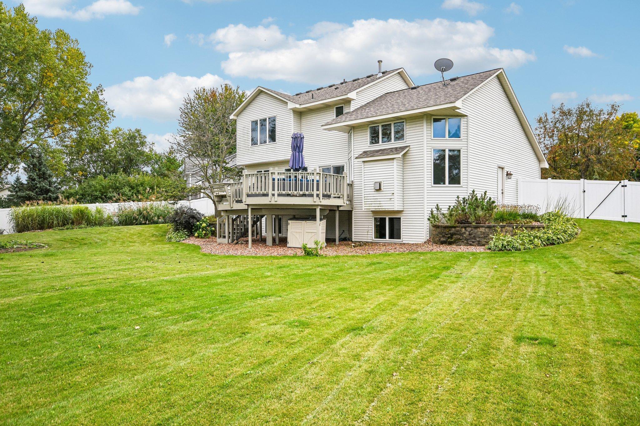 1075 Fallbrook Lane