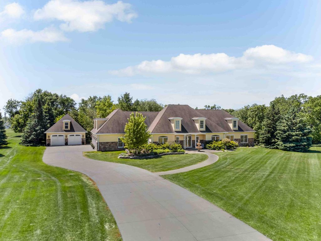Photo of 705 18th Avenue N, Moorhead, MN 56560 (MLS # 7086685)