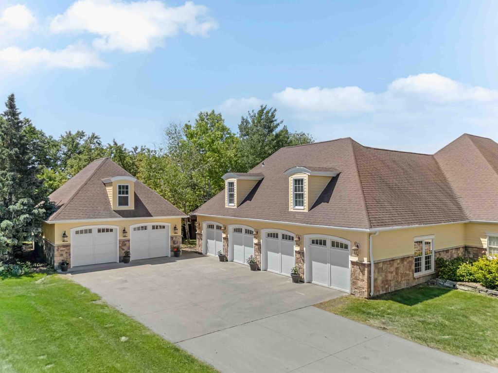 Photo of 705 18th Avenue N, Moorhead, MN 56560 (MLS # 7086685)