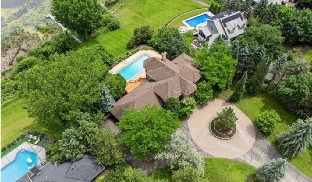 Photo of 6541 Beach Road, Eden Prairie, MN 55344 (MLS # 7041754)