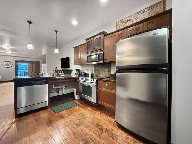 502 Cleveland 2303