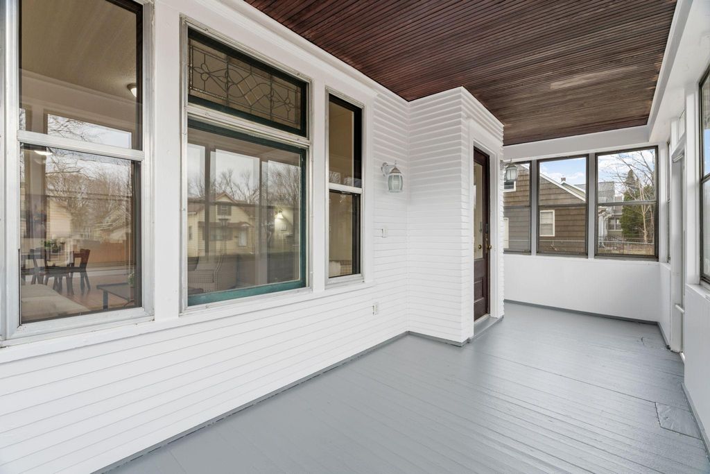 Photo of 1032 Minnehaha Avenue E, Saint Paul, MN 55106 (MLS # 7053803)