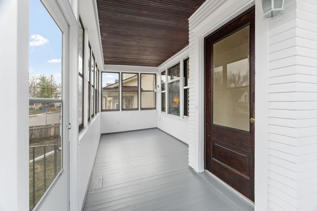 Photo of 1032 Minnehaha Avenue E, Saint Paul, MN 55106 (MLS # 7053803)