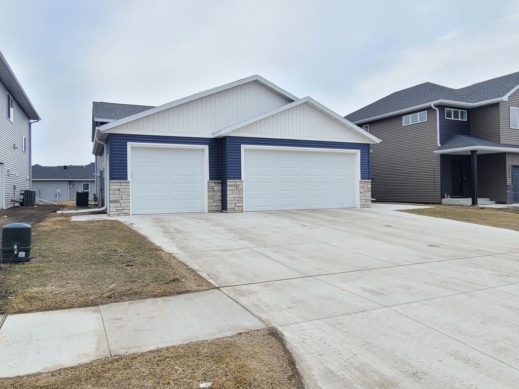 Photo of 2308 36th Avenue S, Moorhead, MN 56560 (MLS # 7042031)