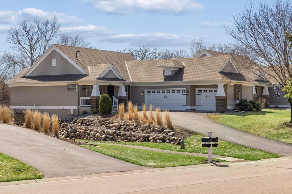 Photo of 9773 Wedgewood Circle, Woodbury, MN 55125 (MLS # 7031864)
