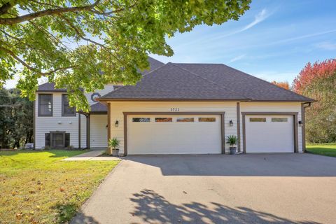 3721 Windtree Drive Eagan MN 55123
