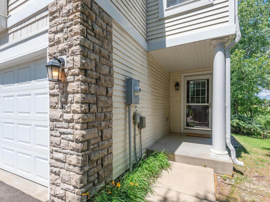 4892 Bluff Heights Trail SE