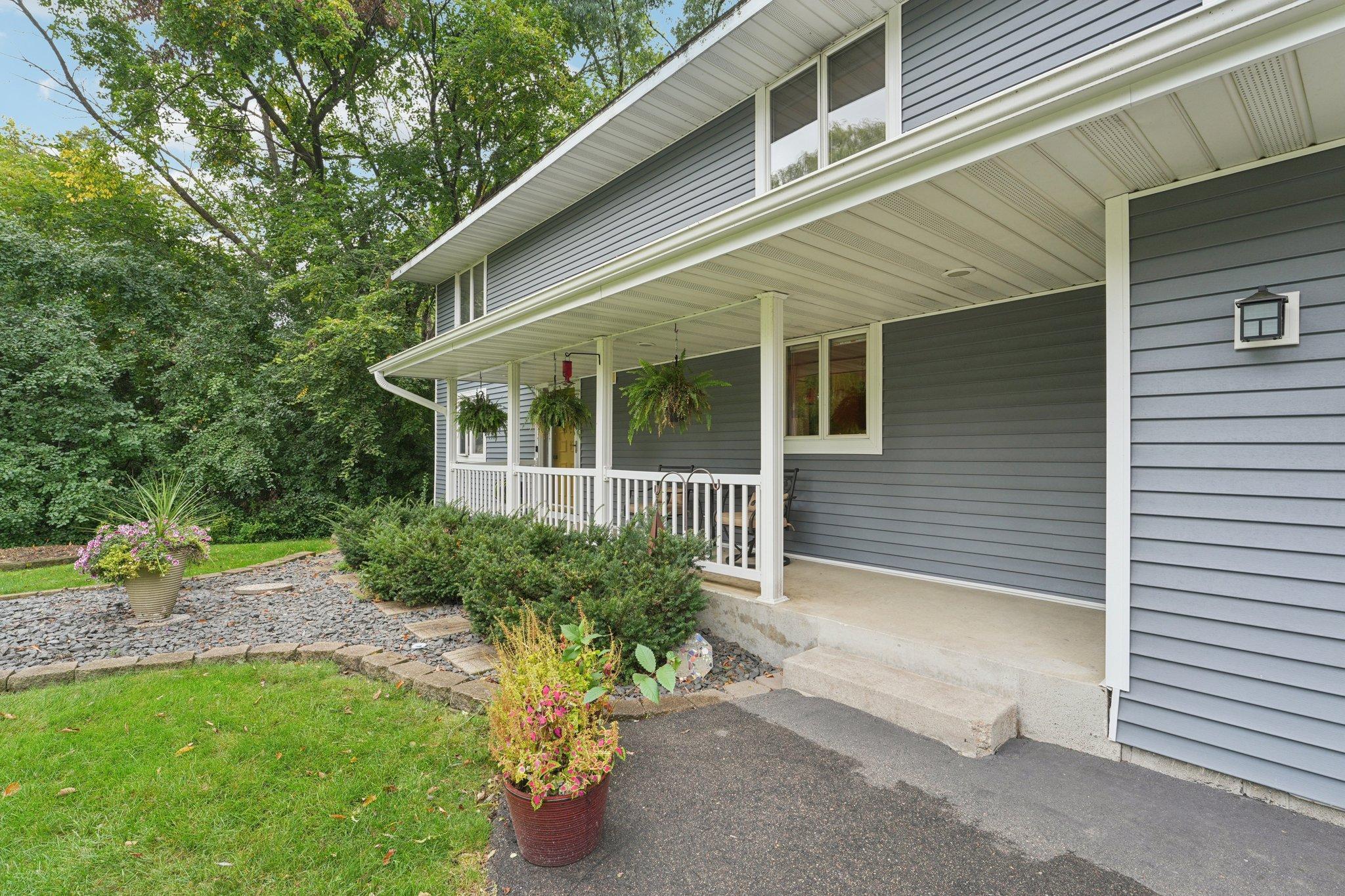 2400 Indian Road W