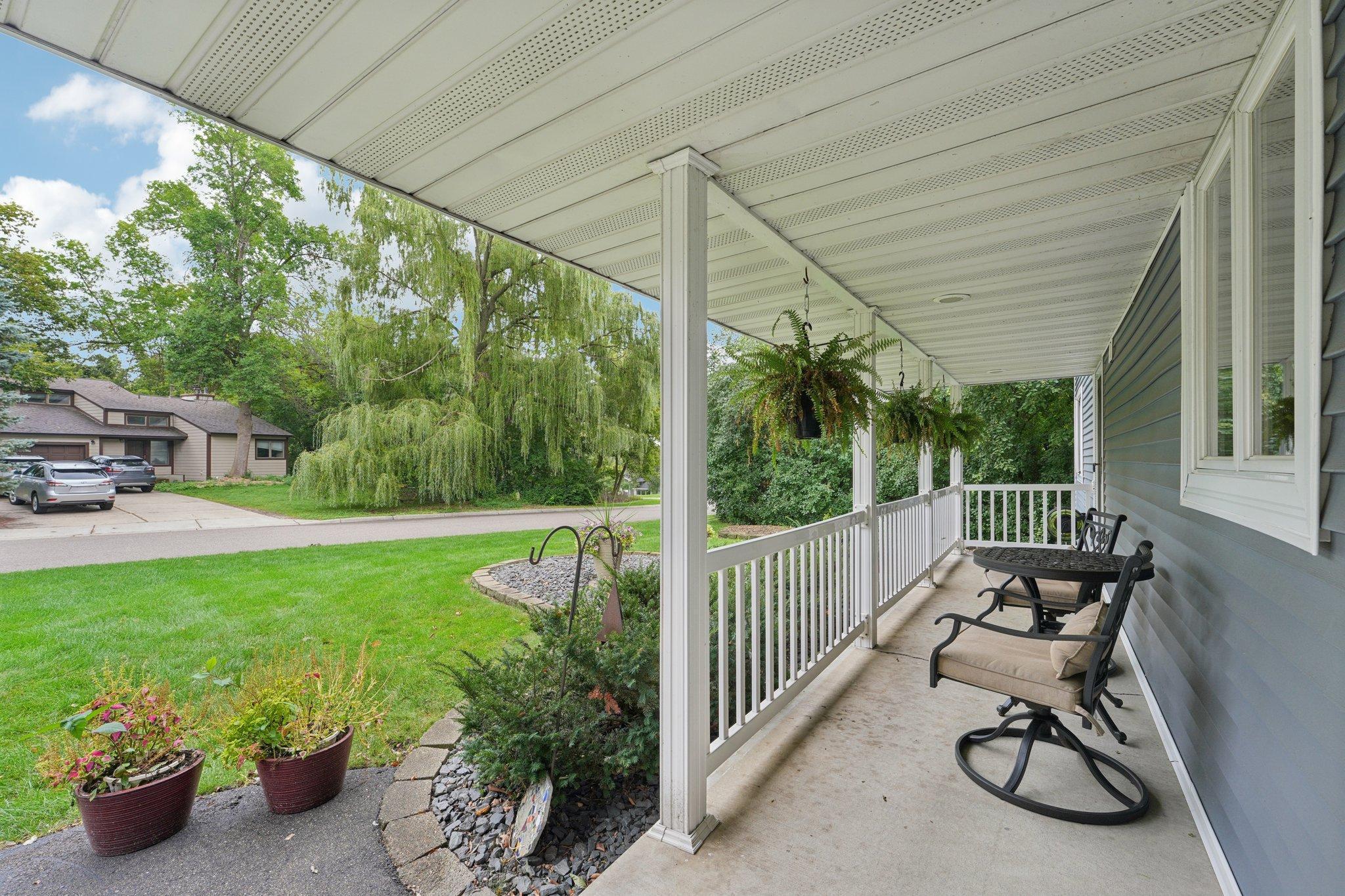 2400 Indian Road W