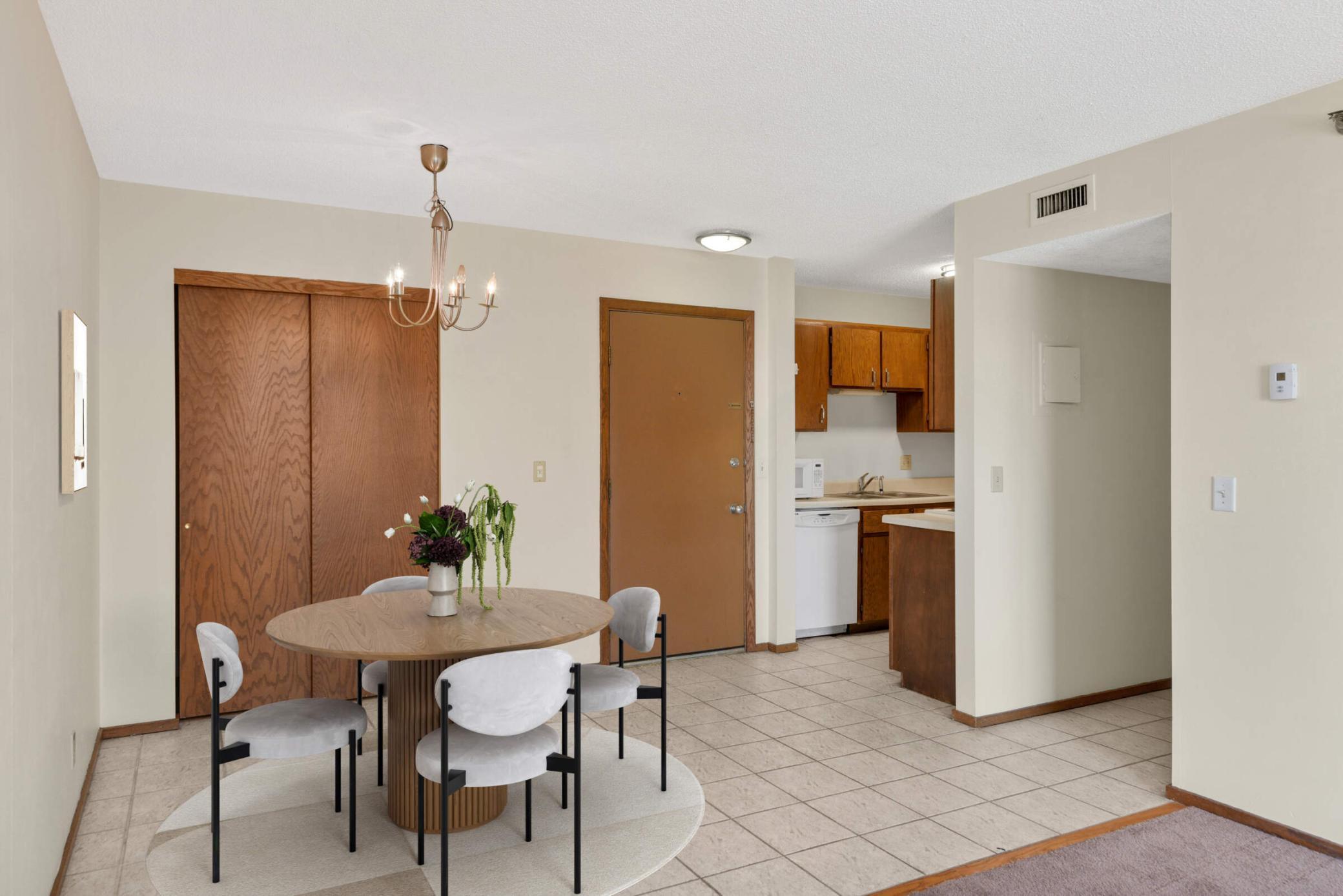 26 10th Street W 1507