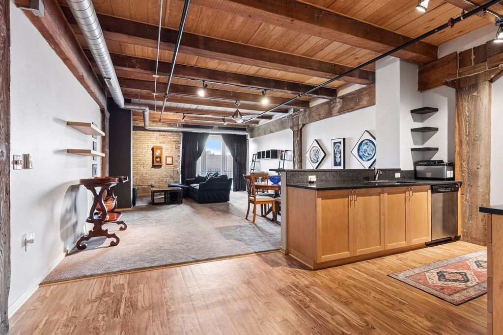 Photo of 406 Wacouta Street #413, Saint Paul, MN 55101 (MLS # 7039920)