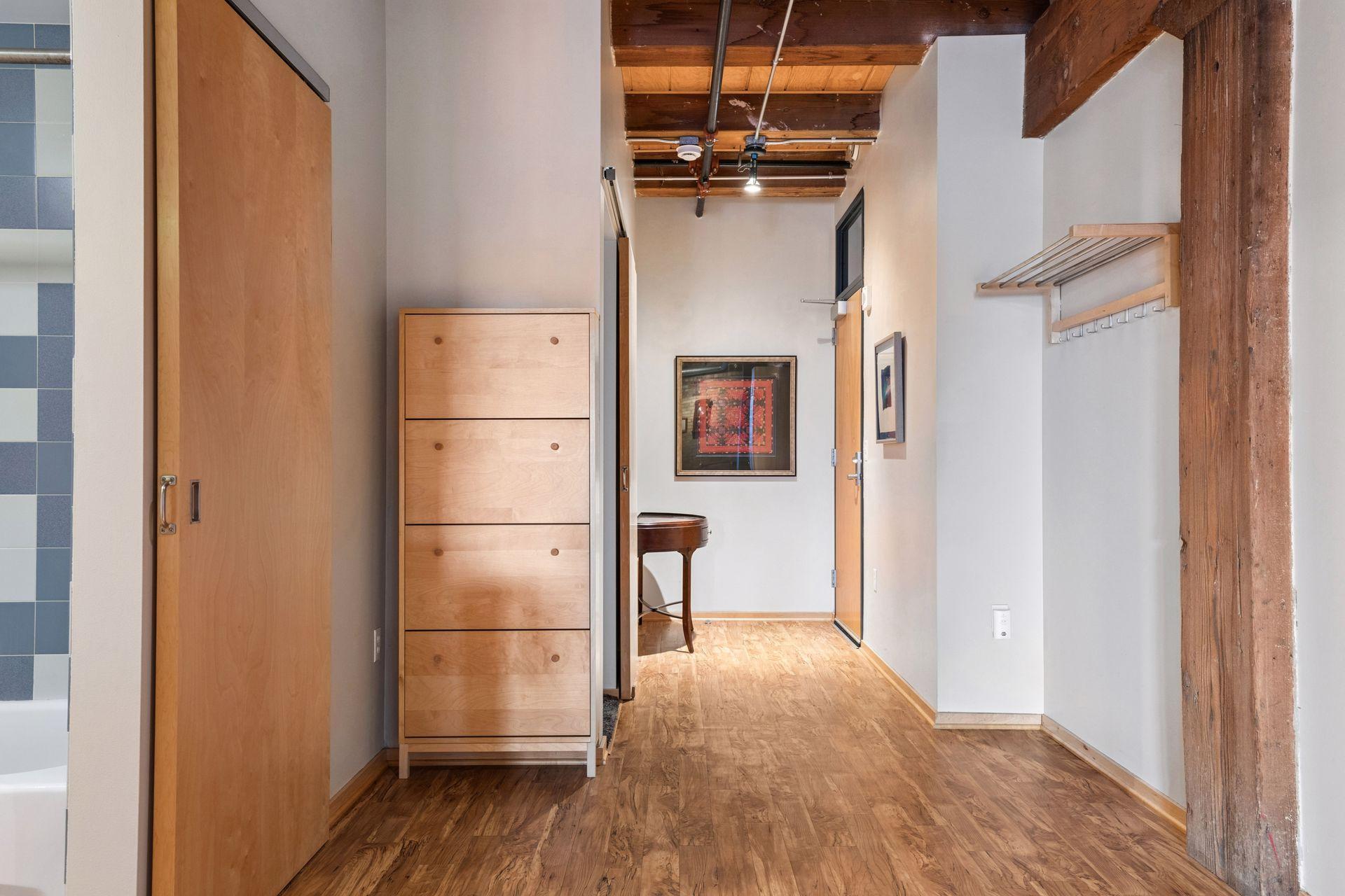 406 Wacouta Street 413