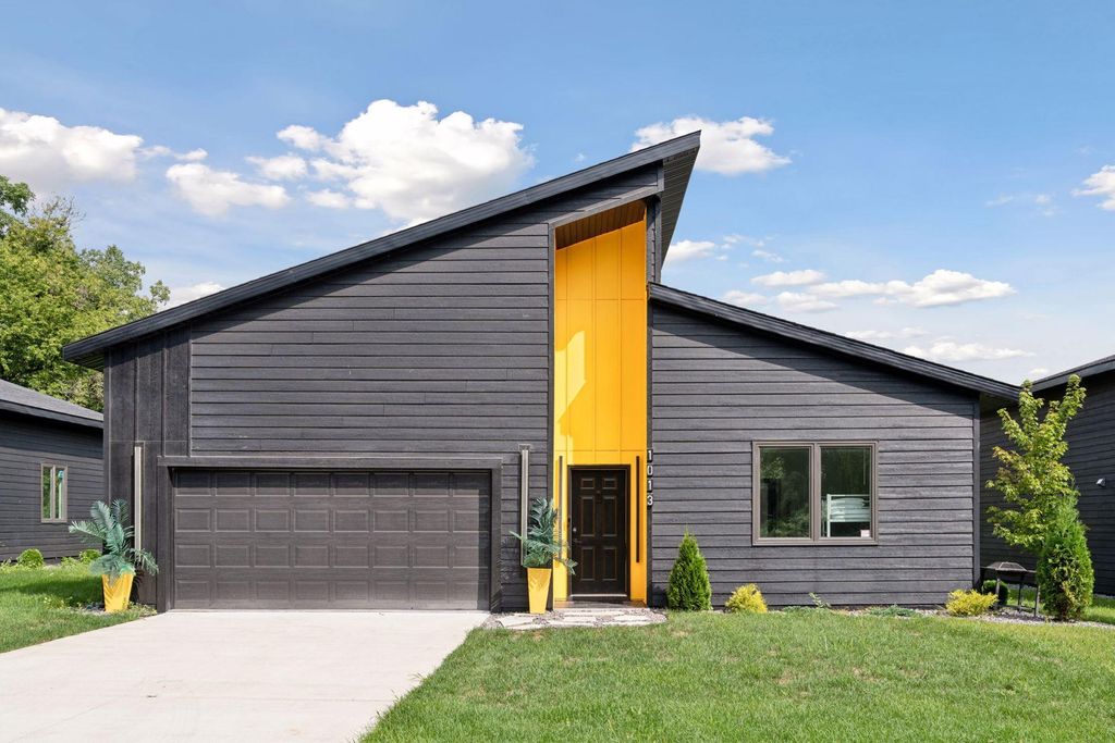 Photo of 1013 Gardner Street, Wayzata, MN 55391 (MLS # 7003552)