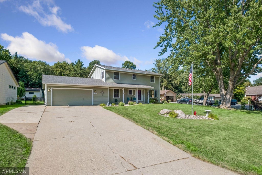 Photo of 1440 Valley View Road, Chaska, MN 55318 (MLS # 7130486)