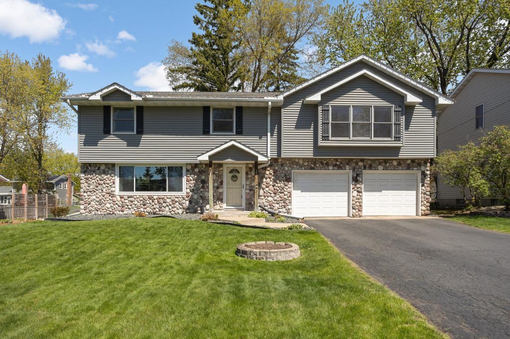 Photo of 2183 Radatz Avenue, Maplewood, MN 55109 (MLS # 7064260)