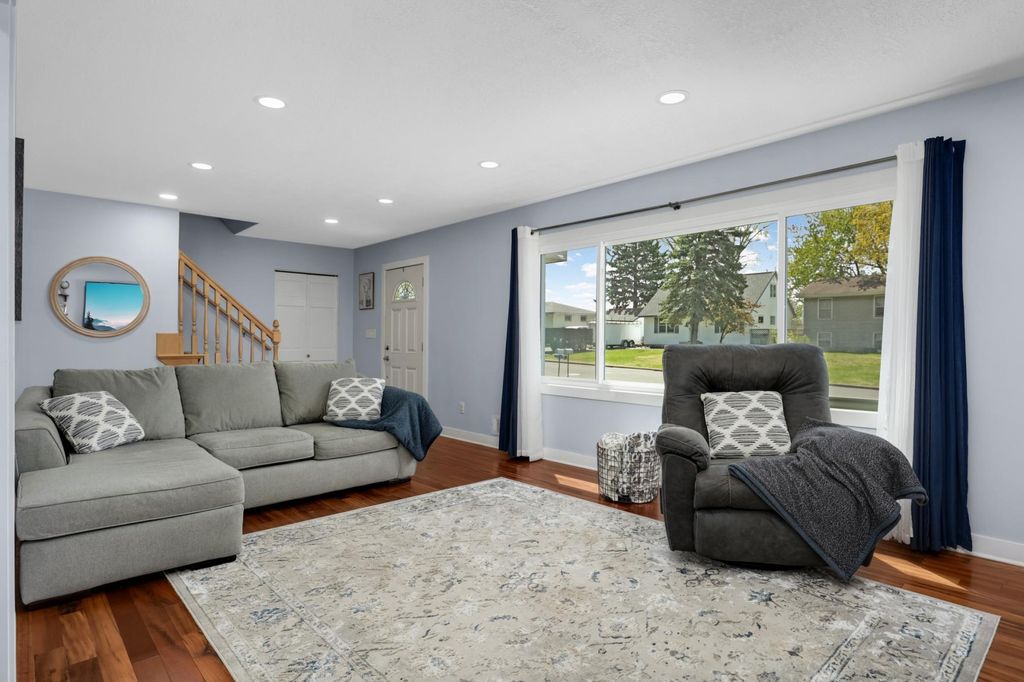 Photo of 2183 Radatz Avenue, Maplewood, MN 55109 (MLS # 7064260)