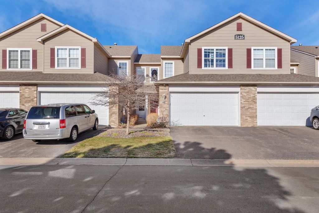 Photo of 5125 Holly Lane N #2103, Plymouth, MN 55446 (MLS # 7058100)