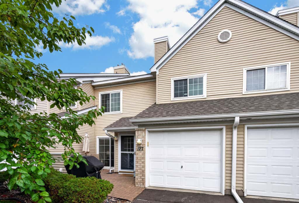 Photo of 2210 Ranchview Lane N #127, Plymouth, MN 55447 (MLS # 7127577)