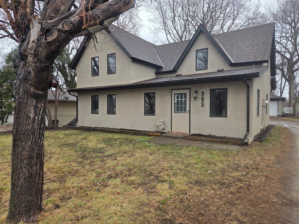 Photo of 905 Pine Street, Hastings, MN 55033 (MLS # 7049195)