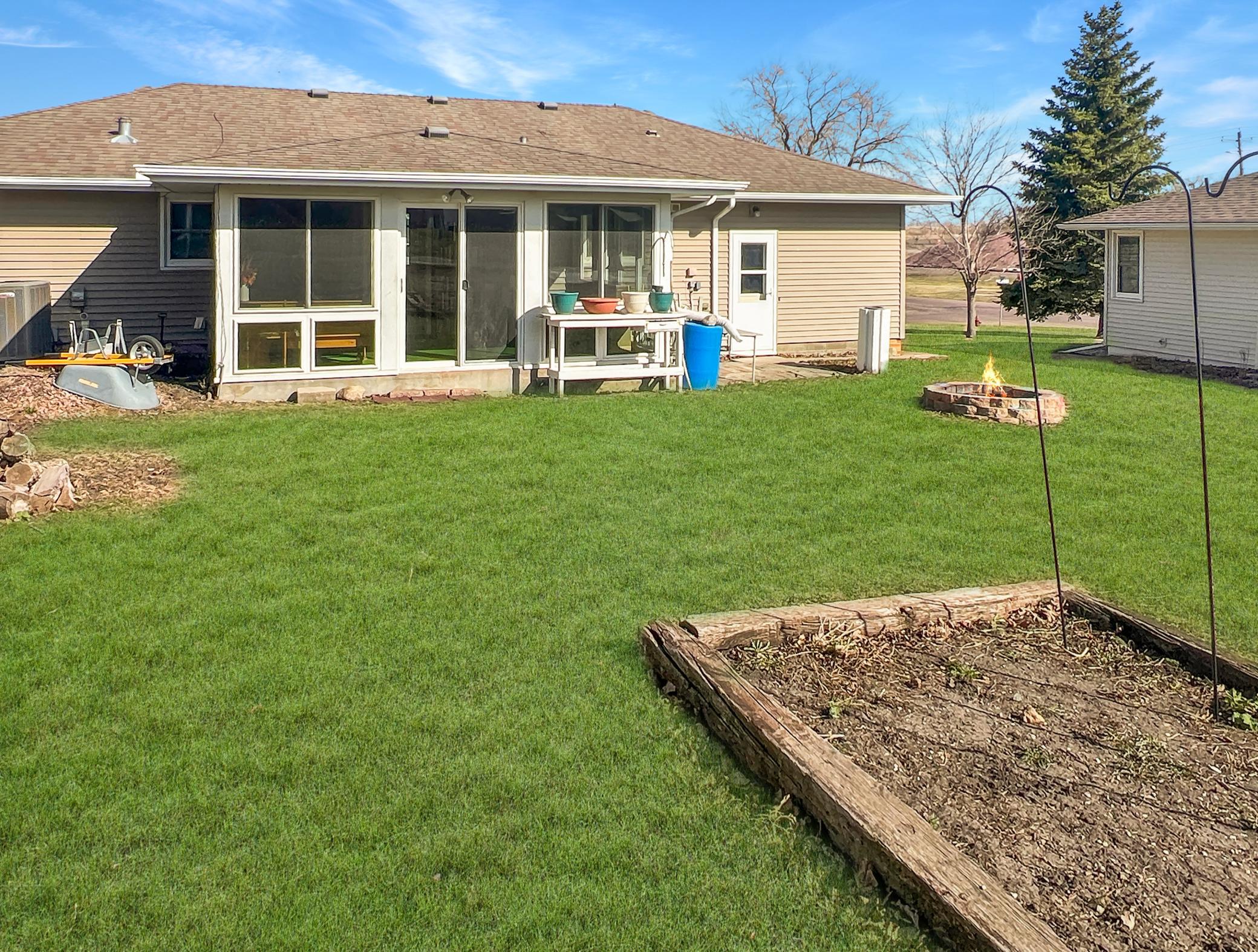 103 Montgomery Street - Photo 4