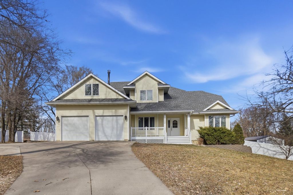 Photo of 2504 4th Avenue NW, Austin, MN 55912 (MLS # 7025062)