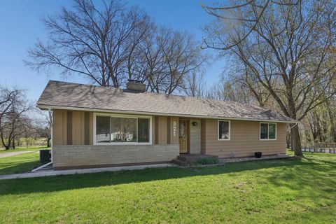 Photo of 921 S Meadow Road, Litchfield, MN 55355 (MLS # 7040207)