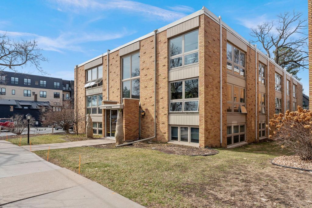 Photo of 4236 Upton Avenue S #303, Minneapolis, MN 55410 (MLS # 7041226)