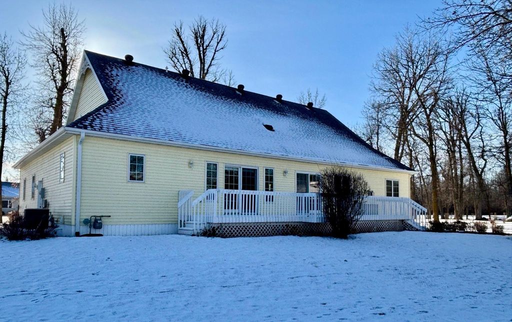 Photo of 111 Oakwood Court, Thief River Falls, MN 56701 (MLS # 7000255)