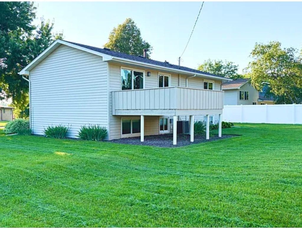 Photo of 1902 Brookside Drive, Albert Lea, MN 56007 (MLS # 7036436)