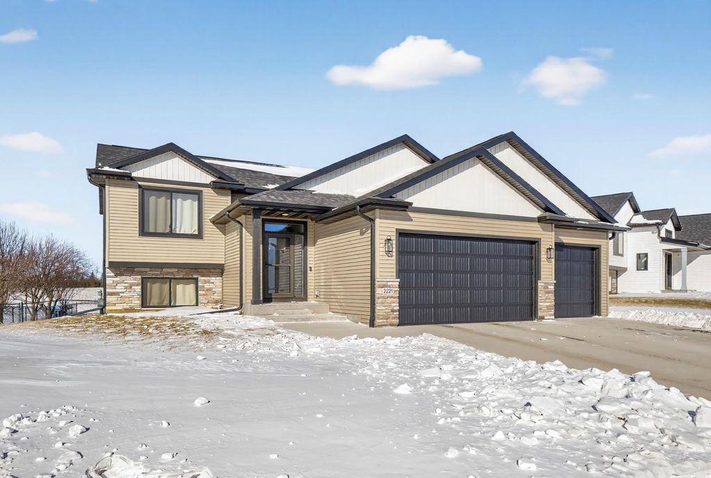 Photo of 2221 Petersen Drive NW, Stewartville, MN 55976 (MLS # 6819551)