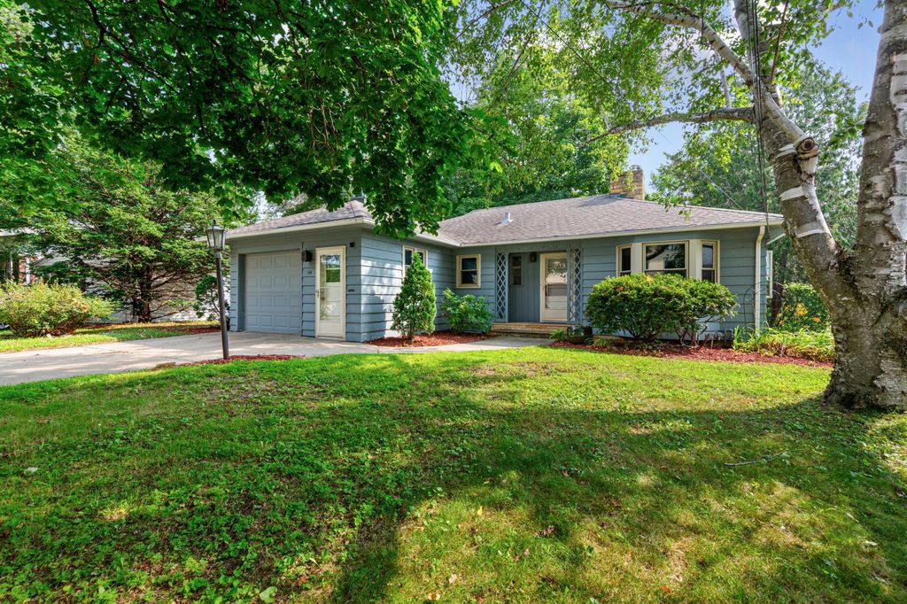 Photo of 114 14th Street NE, Rochester, MN 55906 (MLS # 7113684)