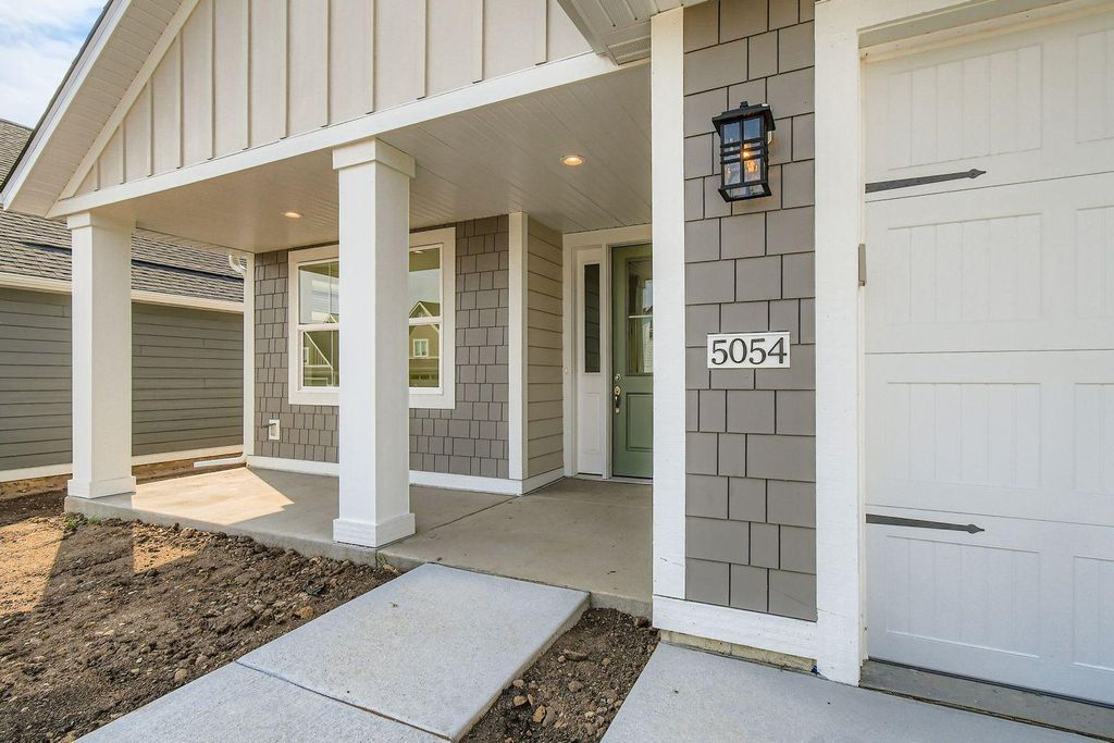 Photo of 5054 Dale Ridge Road, Woodbury, MN 55129 (MLS # 7007100)