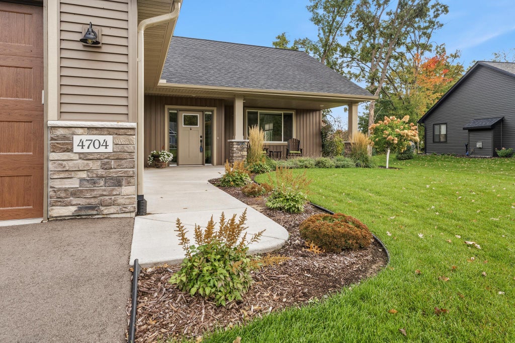 Photo of 4704 381st Trail, North Branch, MN 55056 (MLS # 7152363)