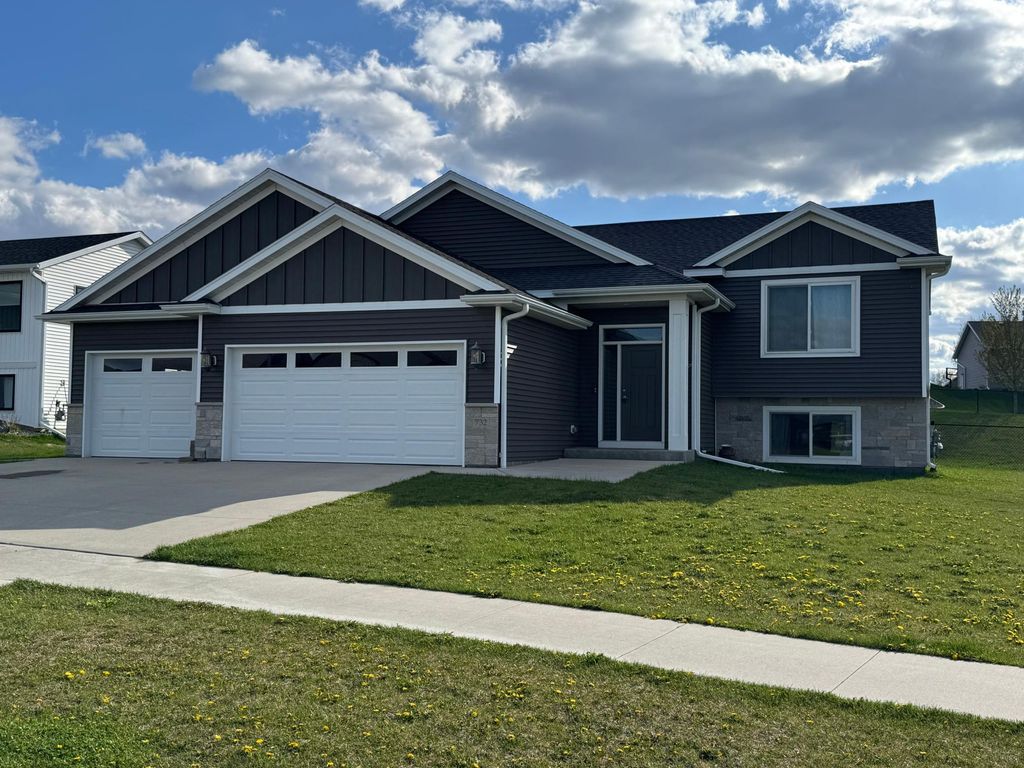 Photo of 732 Towne Drive NE, Byron, MN 55920 (MLS # 7072529)