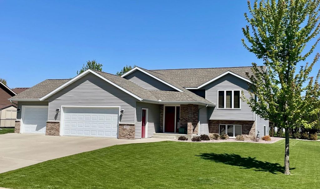 Photo of 1409 28th Street SW, Austin, MN 55912 (MLS # 7069291)